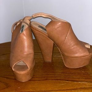Nude Steve Madden wedge